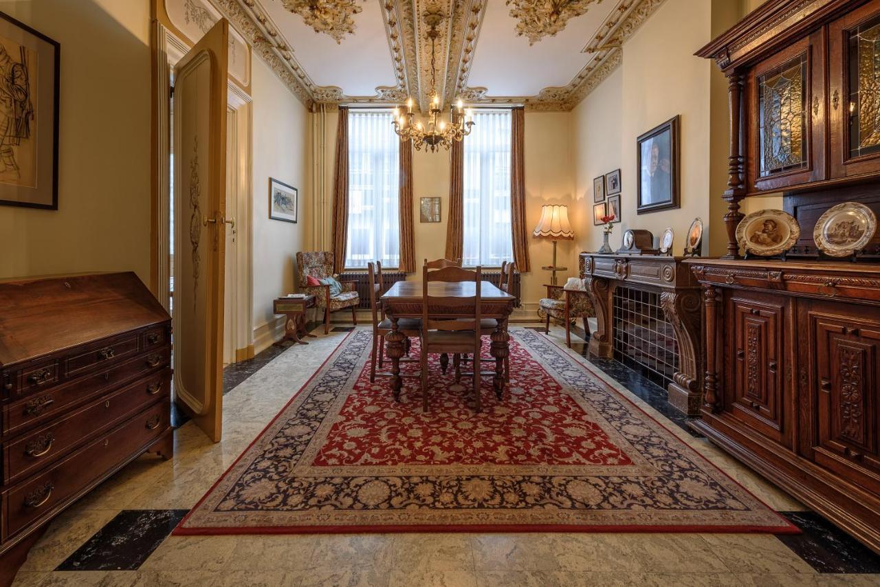 Talbot House Guest house *